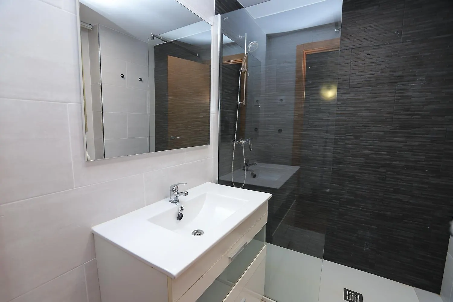 Differentflats Decathlon Apartment